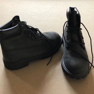 black low top timberlands